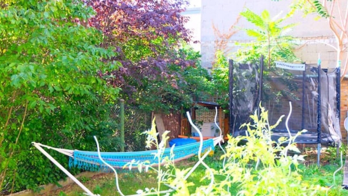 Kostheim Apartment | Casa Colore with Garden and Courtyard