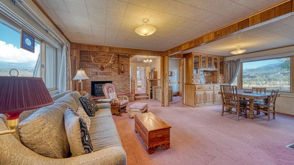 Salida House | Casa Commodore ~ Paddles, Pups & Proximity!