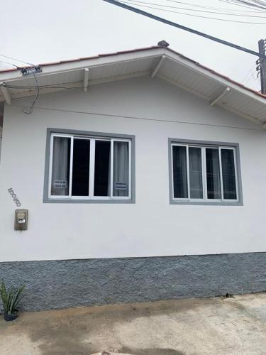 Governador Celso Ramos House | Casa completa - Governador Celso Ramos à 15min da praia de palmas