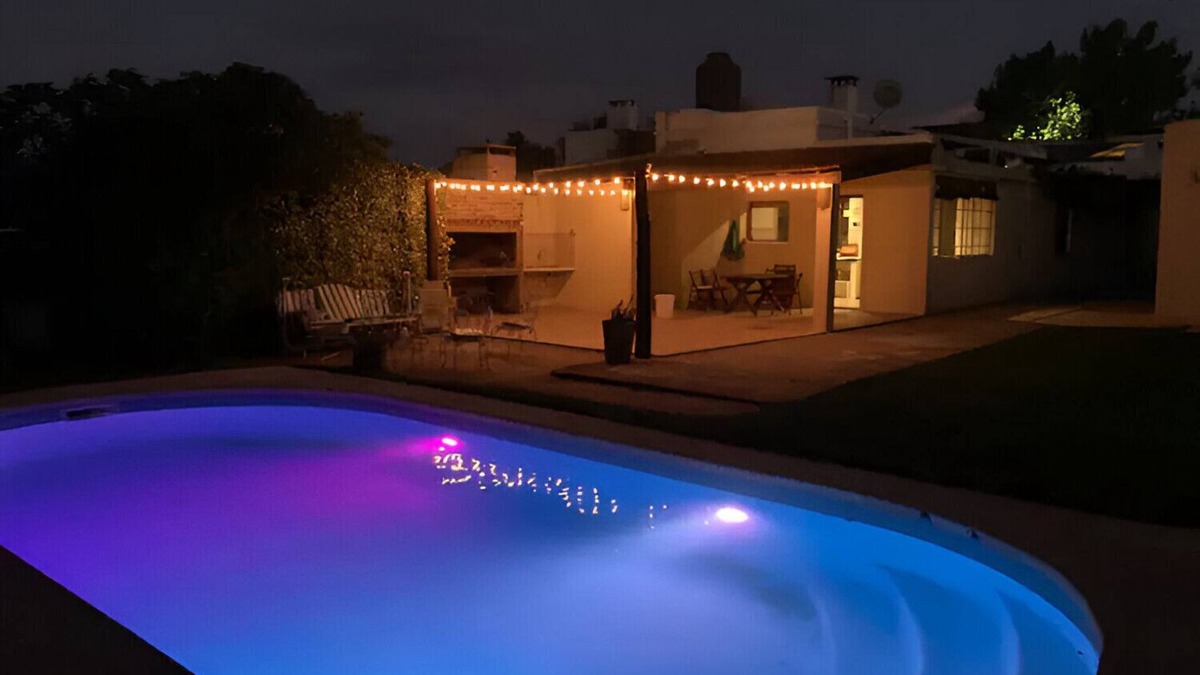 Mercedes House | Casa con piscina para 8 personas.