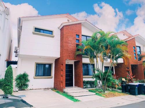 La Aurora House | Casa con piscina privada para familias