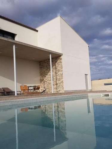 Puiggros House | Casa con piscina y jardin privado OASIS DE DOLORS