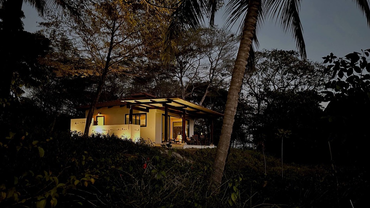 Cambutal House | Casa Concha at Luna Negra - private luxurious oceanfront paradise home