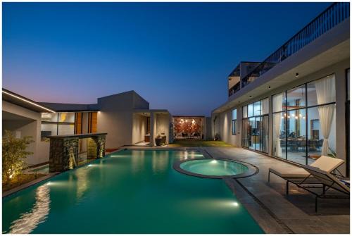 Barli Villa | Casa Concreto-Infinite Luxury