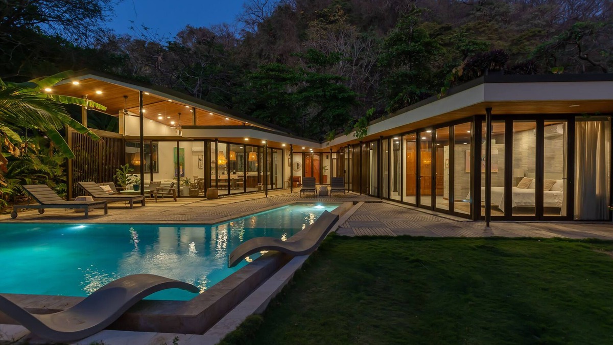 Playa Hermosa Cobano House | Casa Coracali - Playa Hermosa Unique architectural beachfront home