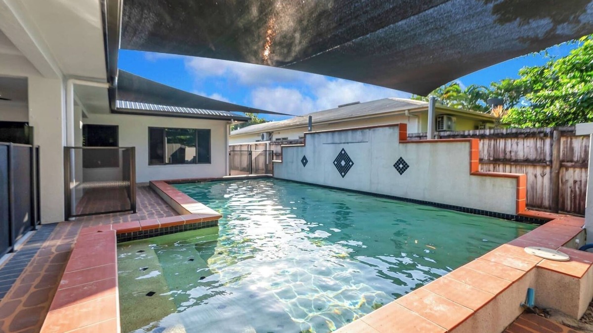 Craiglie House | Casa Corella Poolside for Families