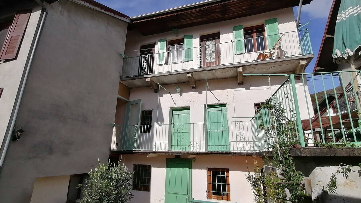Brolo House | Casa D'arte in den Bergen am Ortasee - bis 16 Personen