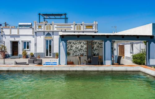 Luz de Tavira House | Casa D'Nossa, casa tradicional e Moderna, vista 360º, piscina de agua salgada