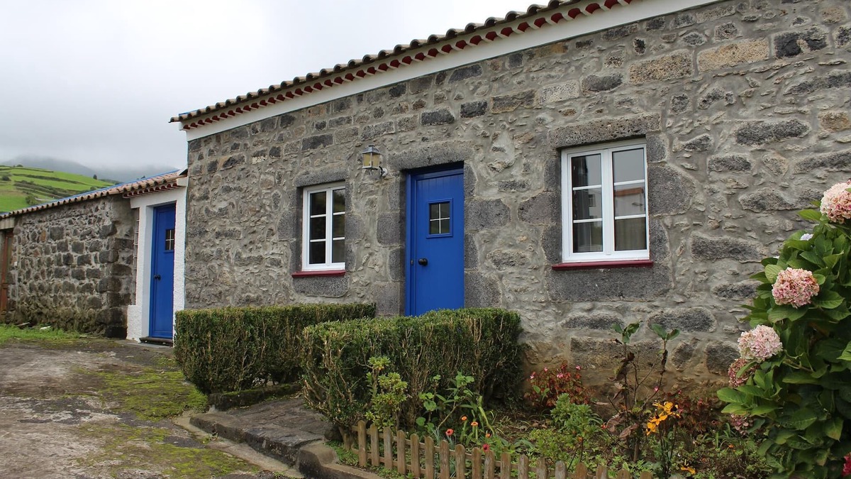 Nordestinho Cottage | Casa da Burra - It is a rural house, built in basalt stone.