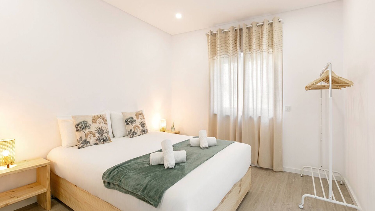 Atouguia da Baleia Villa | Casa da Manuela - Serene Village Retreat