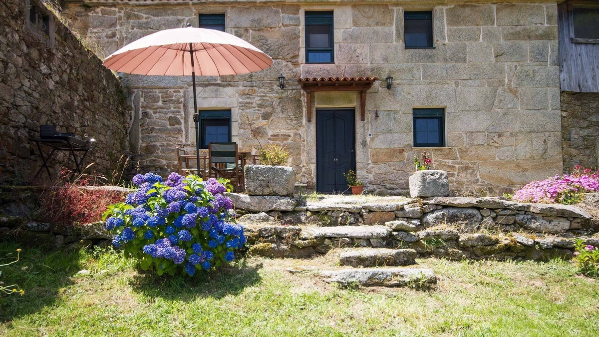 Mazaricos House | Casa da Pineira, relaxing near the sea