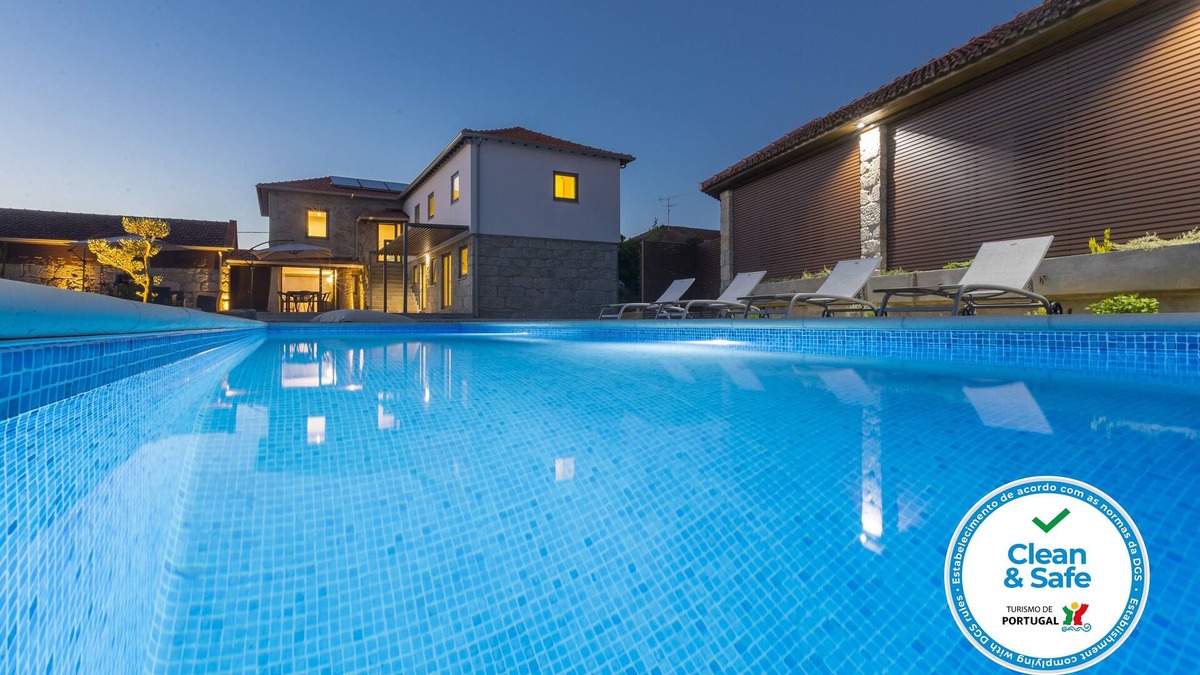 Vila do Conde Villa | Casa da Visa - Heat pool from May to October