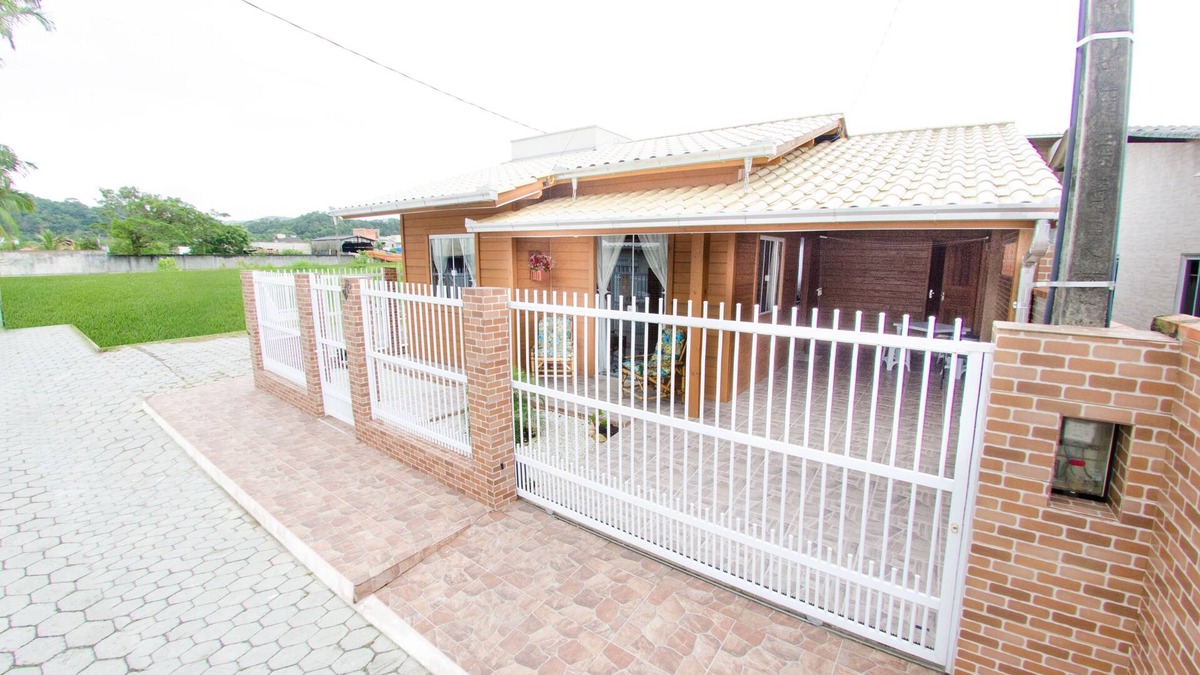 Penha House | Casa da Vovó éte, enjoy your vacation, on the beaches or at Beto Carrero Park.