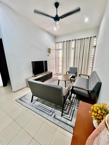 Kuantan House | Casa Damai Kuantan - near Taman Tas, SEMSAS, UMP,Airport, Uia, Matrik Gambang, Menara 188, 4bilik-3AC 1kipas, Ruang Tamu kipas
