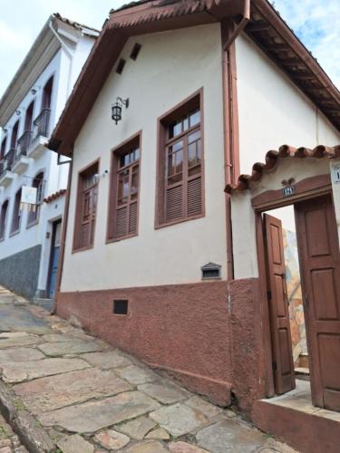 Ouro Preto House | Casa das Flores Central