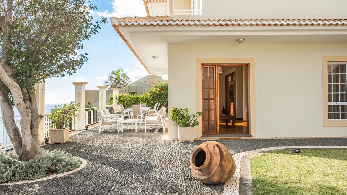 Sao Goncalo Ski Chalet | Casa das Neves - By Wehost
