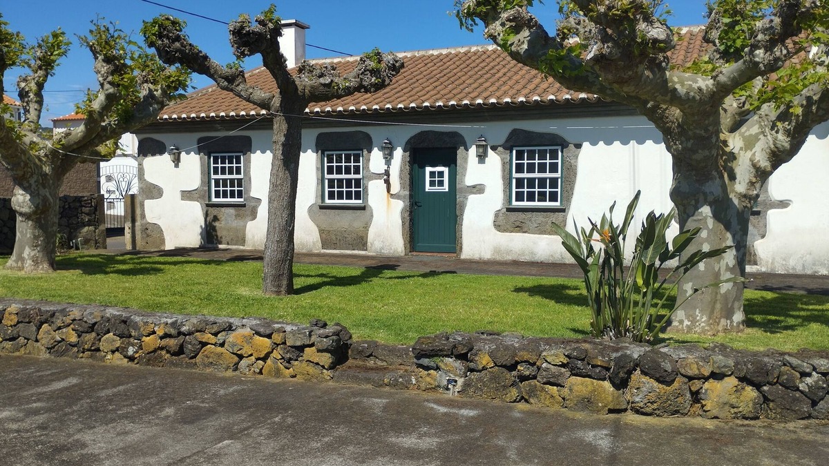 Altares House | Casa das Vaquinhas, charming retreat located on the picturesque Terceira island