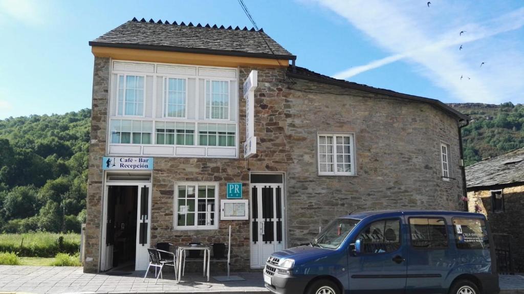 Triacastela House | Casa David