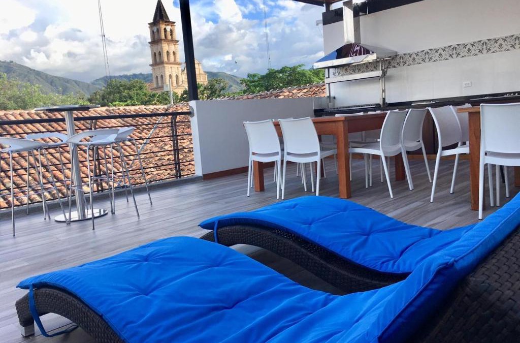Garzon House | Casa de Balcones