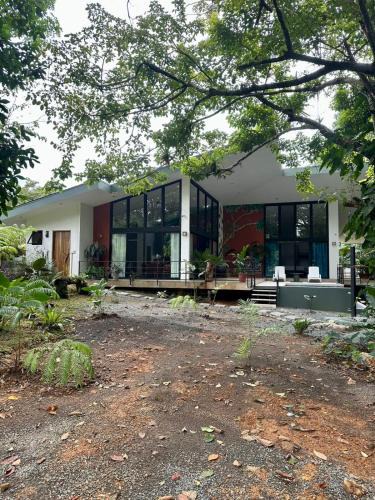 Naranjito House | Casa de Bosque con Piscina