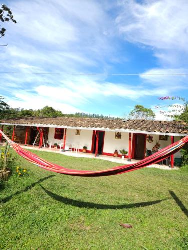 Medellin House | Casa De Campo "Las Chispas"