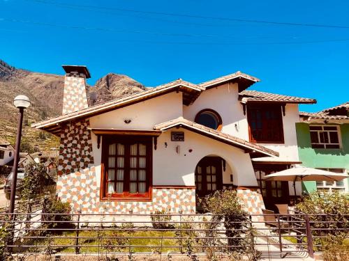 Calca House | Casa de campo x6 de Sayri