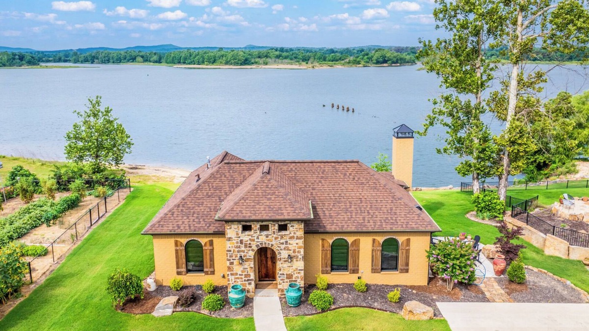 Ferndale House | Casa de Coco- Spanish villa w/hot tub on the Arkansas River