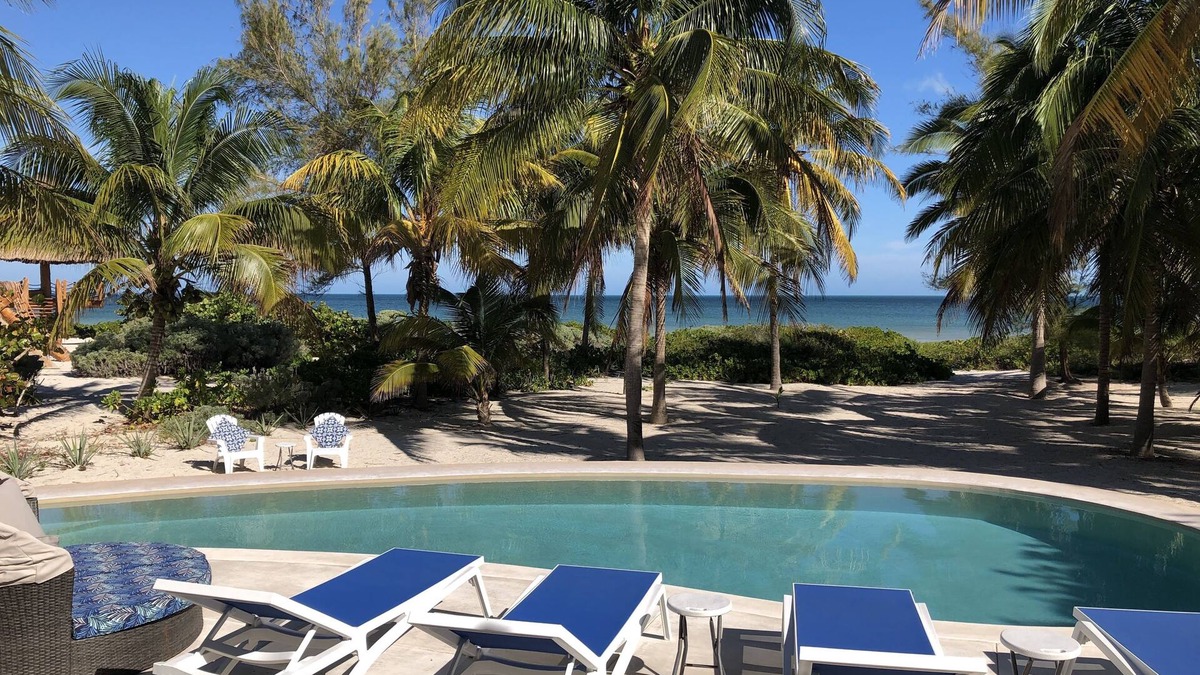 Telchac Puerto House | Casa De Cocos: A Private Family Friendly Beachfront House with A/C and Wifi