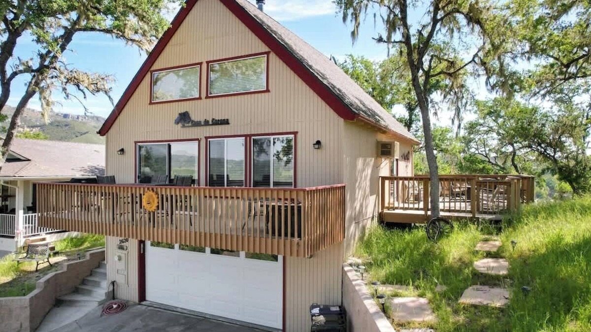 Oak Shores Cabin | Casa de Corona Lake House with Fireplace & Grill