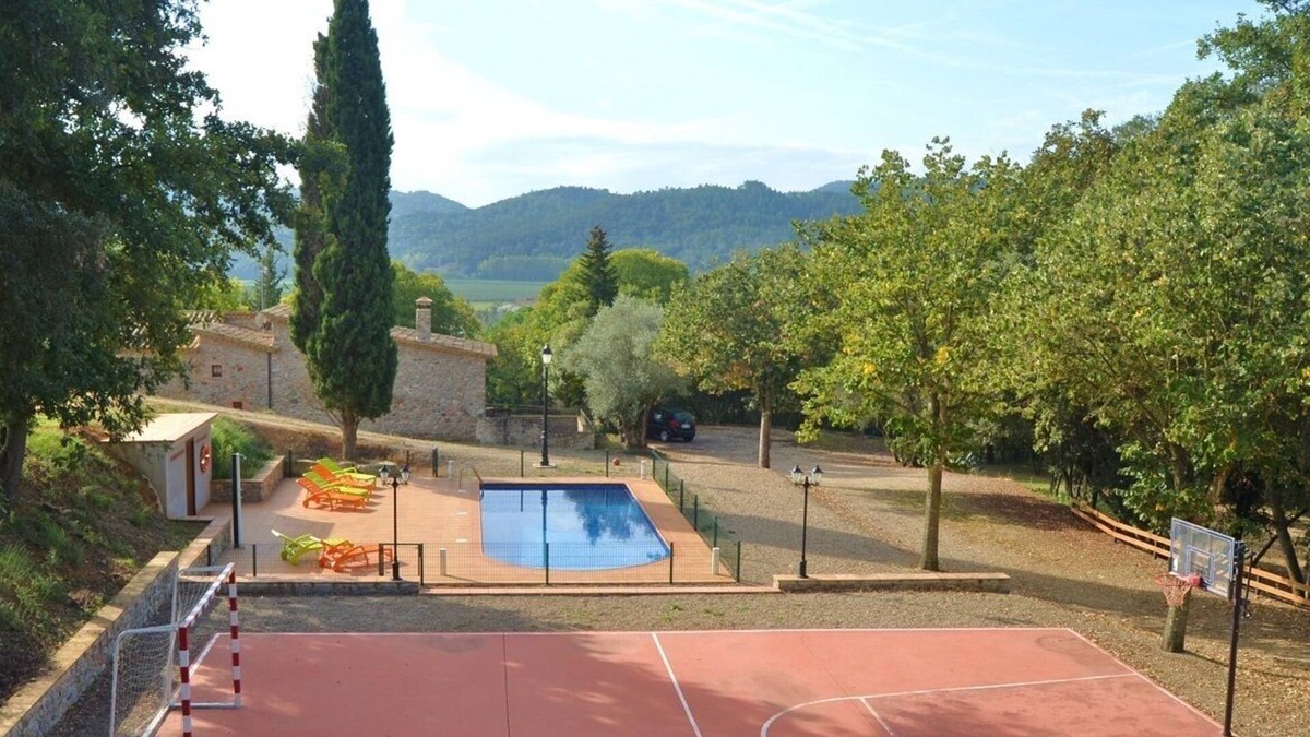 Sant Gregori House | Casa de Cuaña - Private Pool, Padel Tennis, Basketball & more - close to Girona