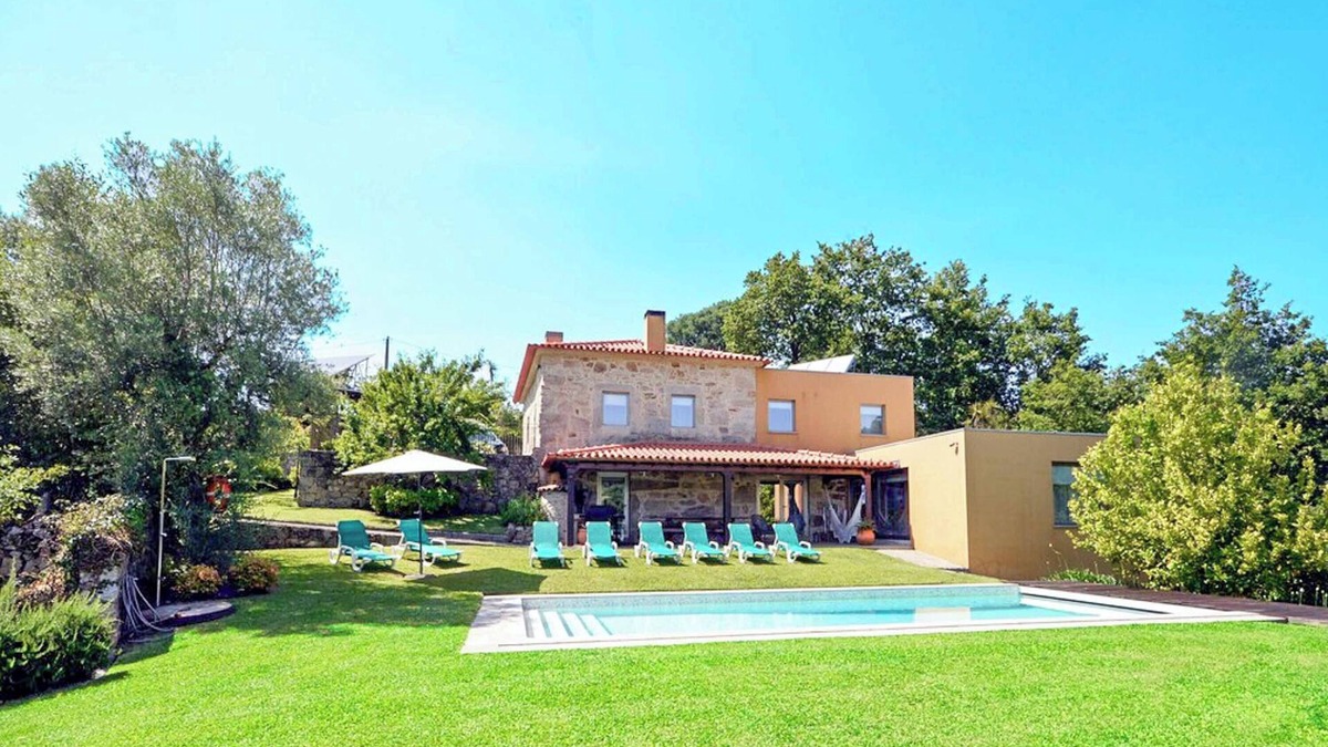 Paredes de Coura Villa | Casa de Eiro - Five Bedroom Villa, Sleeps 10