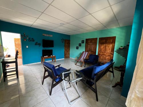 Santa Ana House | Casa de Emilia