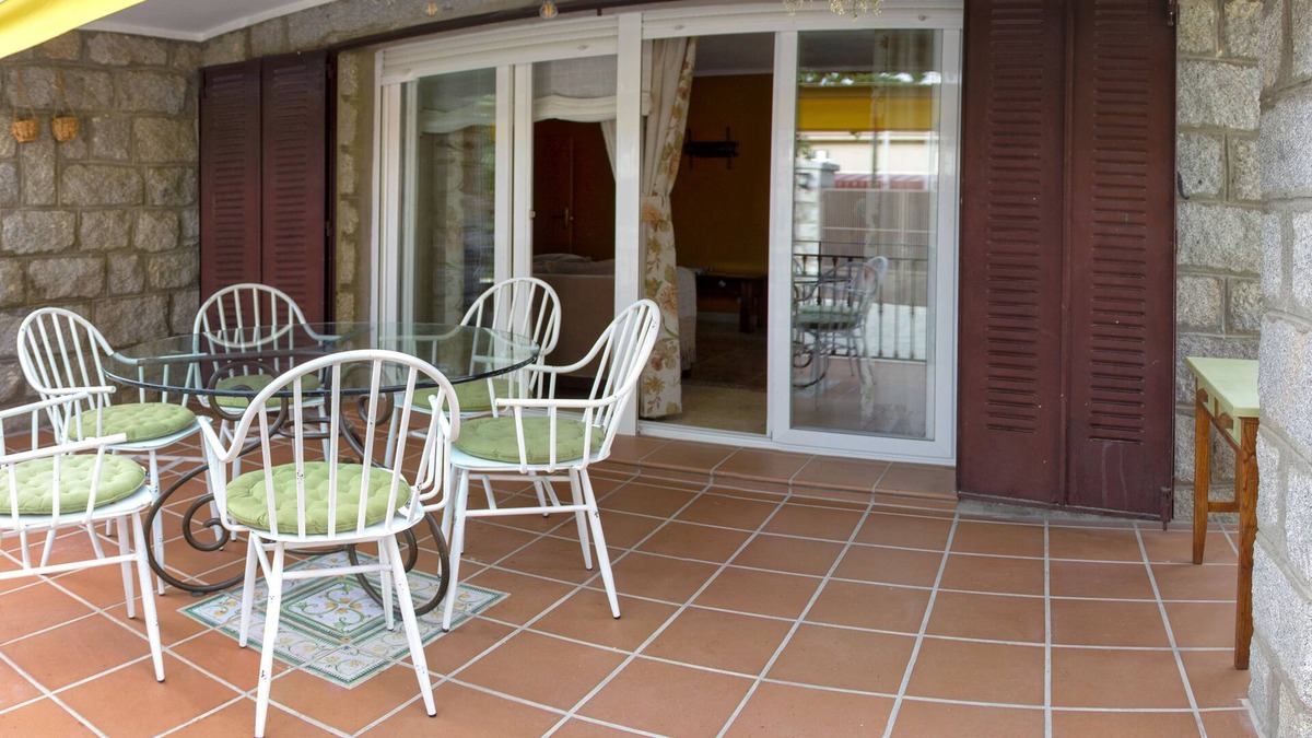 Becerril de la Sierra Cottage | Casa de Piedra, Acogedora en Invierno, Fresca en Verano, Todas las Comodidades