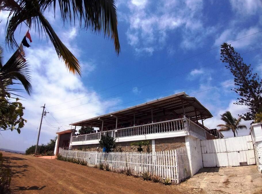 Punta Blanca House | Casa de la colina