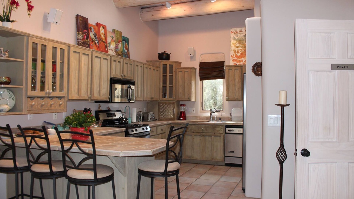Santa Fe House | Casa De La Luz - 2 BR/2 BA Charming Santa Fe Home-1.8 Mile to Plaza-Pet Friendly