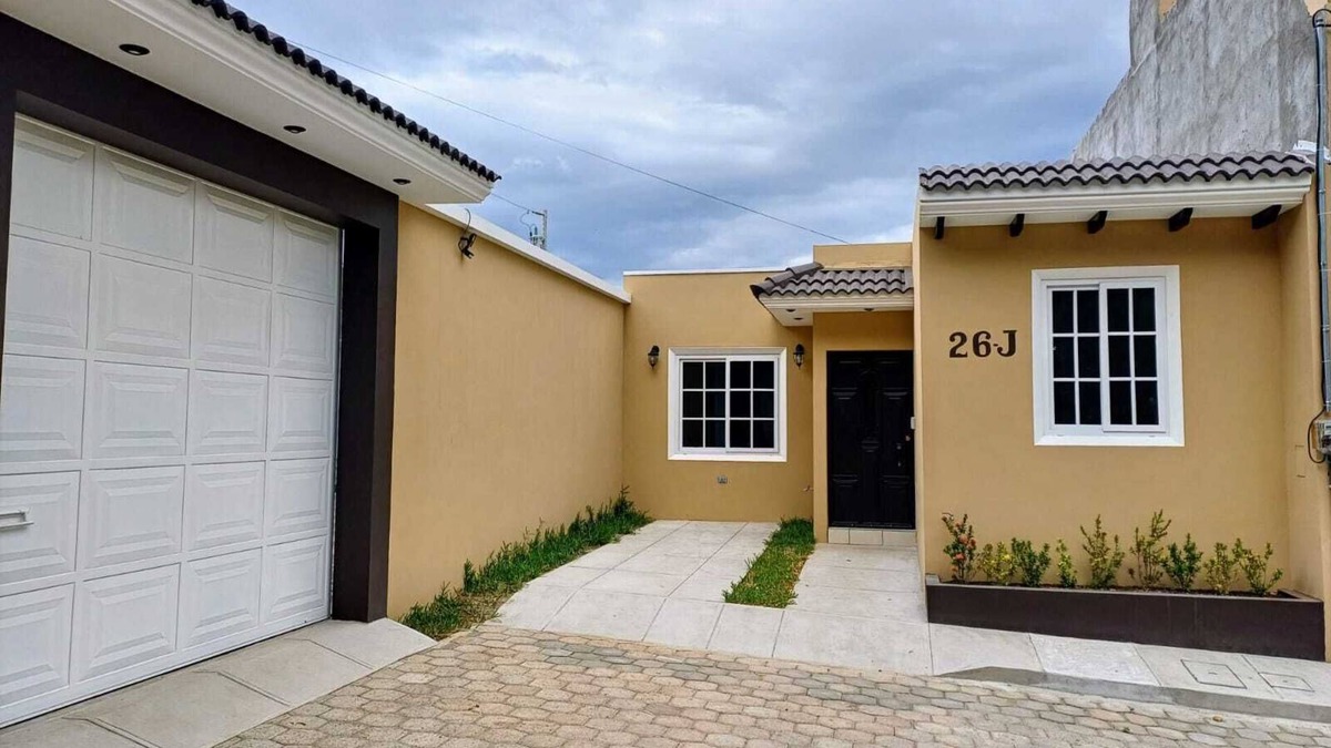 Chiquimula House | "Casa de las Flores · Family-Friendly House · Full A/C + Garden"