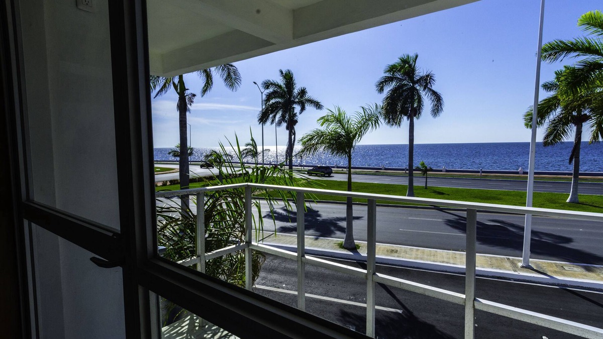 Campeche House | CASA DE LOS ATARDECERES, SEA FRONT BEAUTIFUL VIEWS TO OCEAN, A PLACE TO ENJOY.