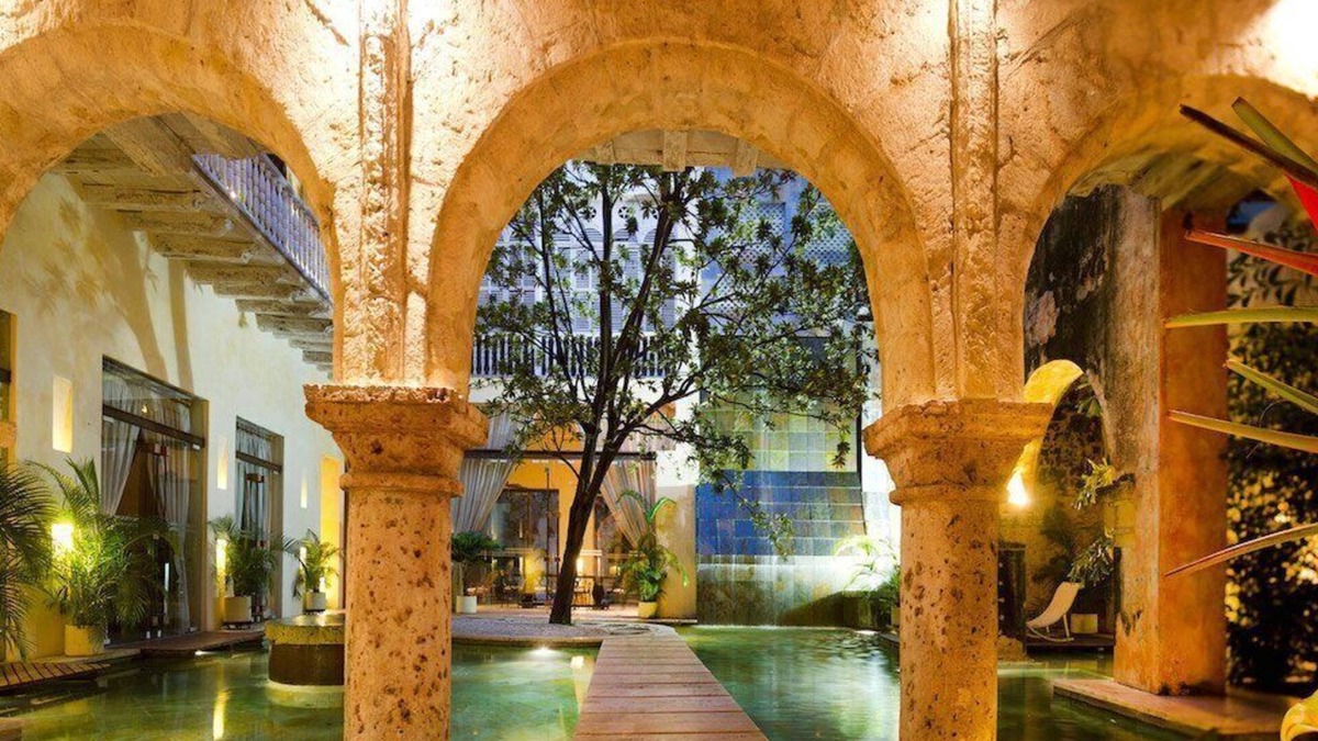 Centro House | Casa De Los Reyes 15bedroom 15000 Sqft Ciudad Amurallada Top Location Luxpool