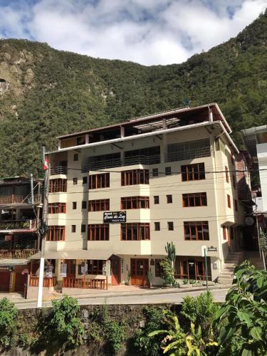 Aguas Calientes Hotel | Casa De Luz Hotel