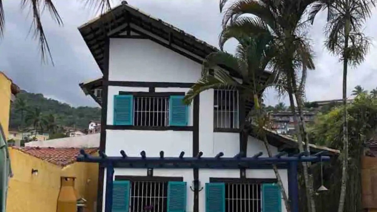 Itaguassu House | Casa de muito fácil acesso, 100m da praia em uma rua plana, super reservada.