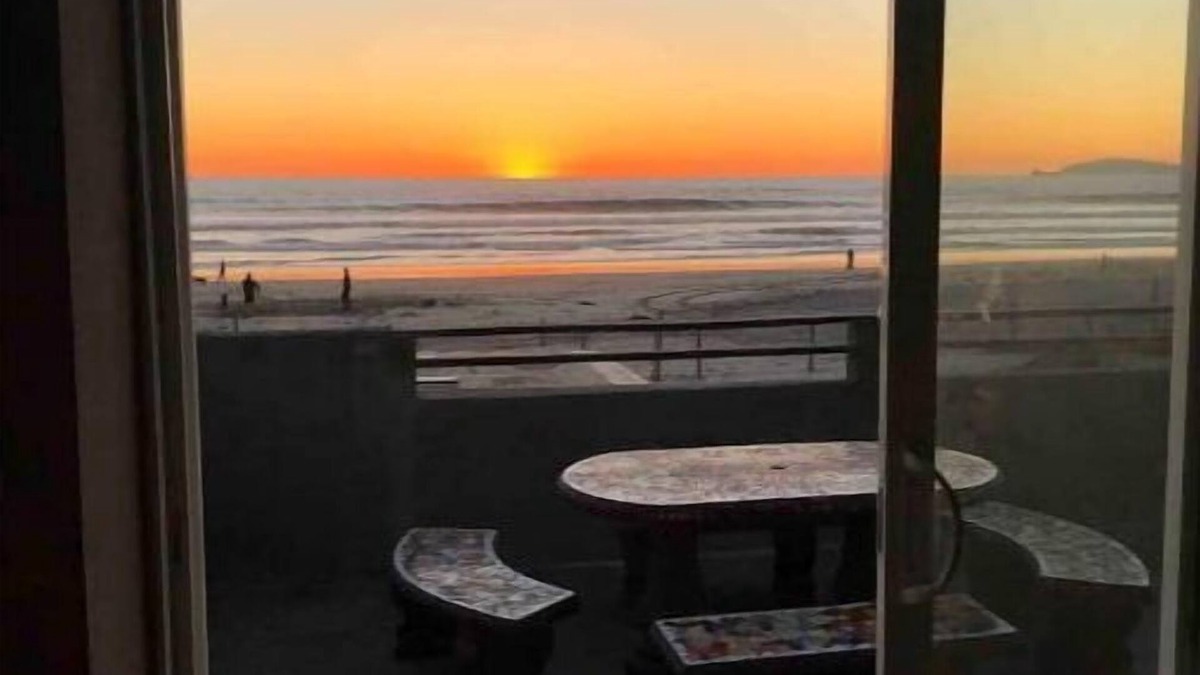 Rosarito Villa | Casa De Olas Obrera 3-Bedroom Beach House