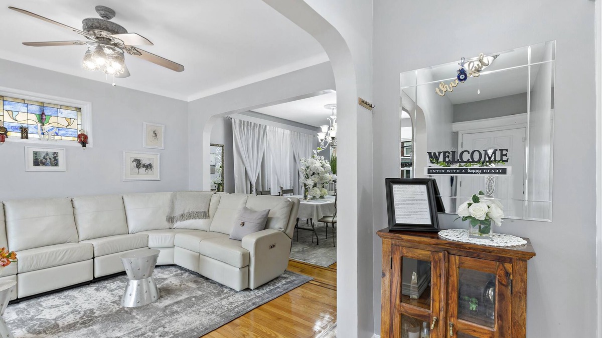North Bergen Apartment | ★Casa de Paz I ★Min to American Dream Mall ★ Min to NYC★