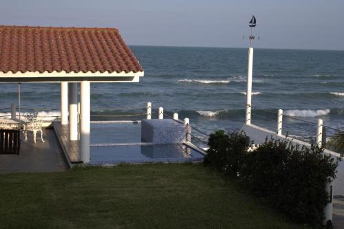 Alvarado House | Casa de Playa las Barrancas al Mar