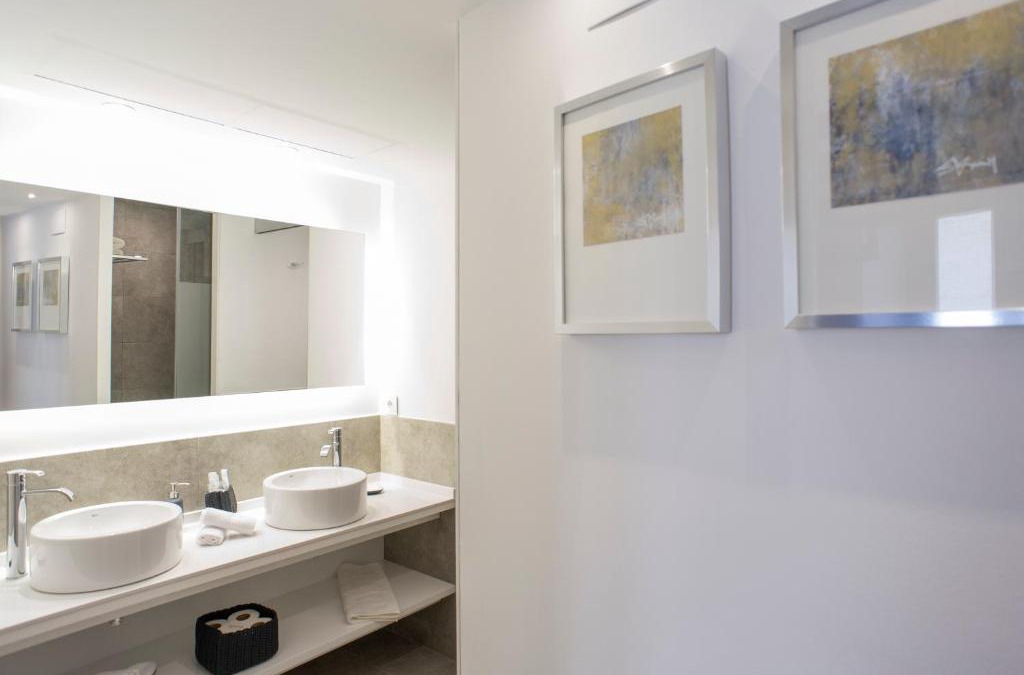 Caldes de Montbui House | Casa De Poble Termes Romanes