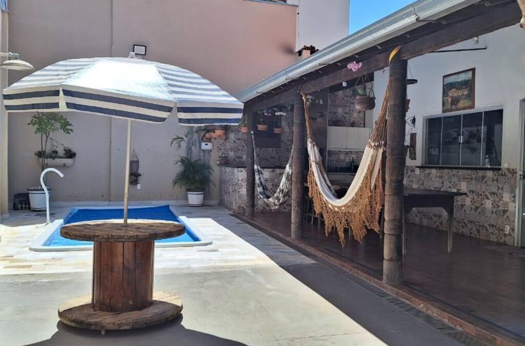 Lourdes House | Casa de Temporada Uberaba com Piscina