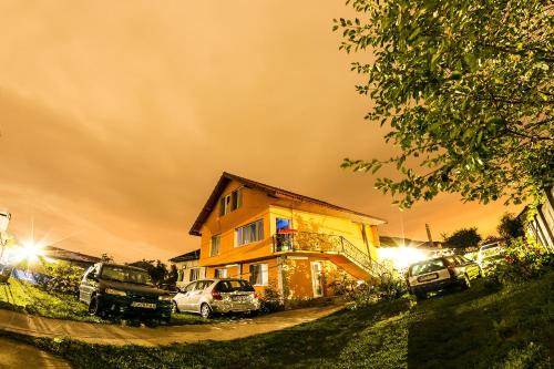 Novaci House | Casa de vacanta Jeny