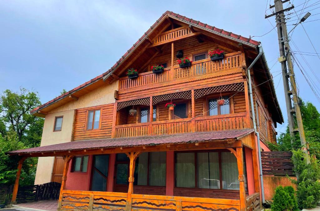 Malaiesti Cabin | Casa de Vacanta "La Faurie"