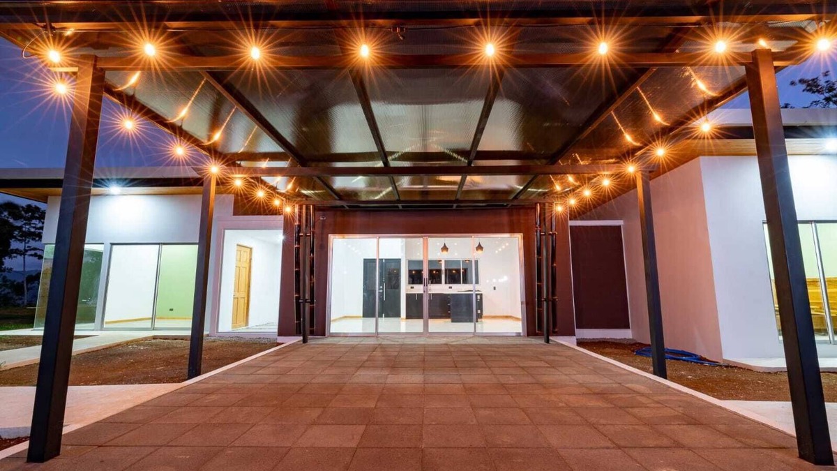 Santa Cruz de Turrialba House | Casa de Volcán