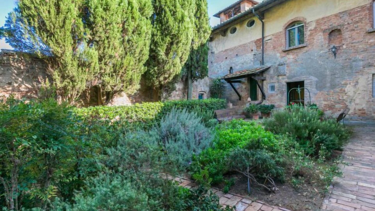 Lorenzana Apartment | Casa dei Granai by Interhome