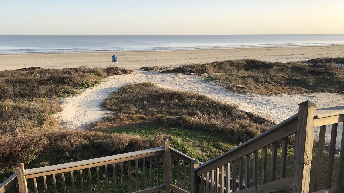 Freeport House | "Casa Del Agua" 2 Bedroom Beach Front Home!